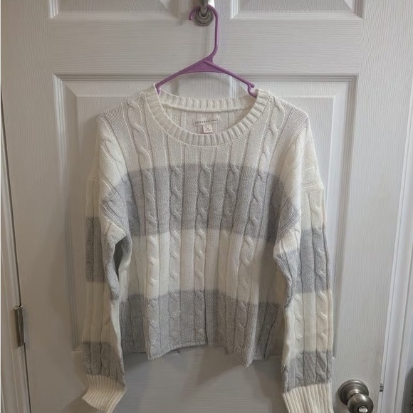 Sweaters - Women's Cable Knit Sweater - White and Gray